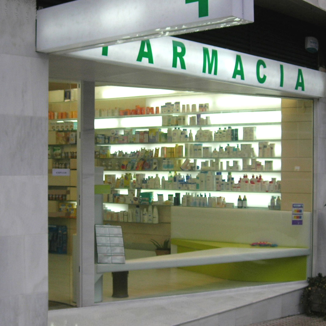 comercial-reforma-interior-farmacia